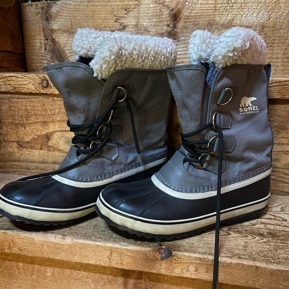 Sorel Winter Carnival Snow Boots Size 9